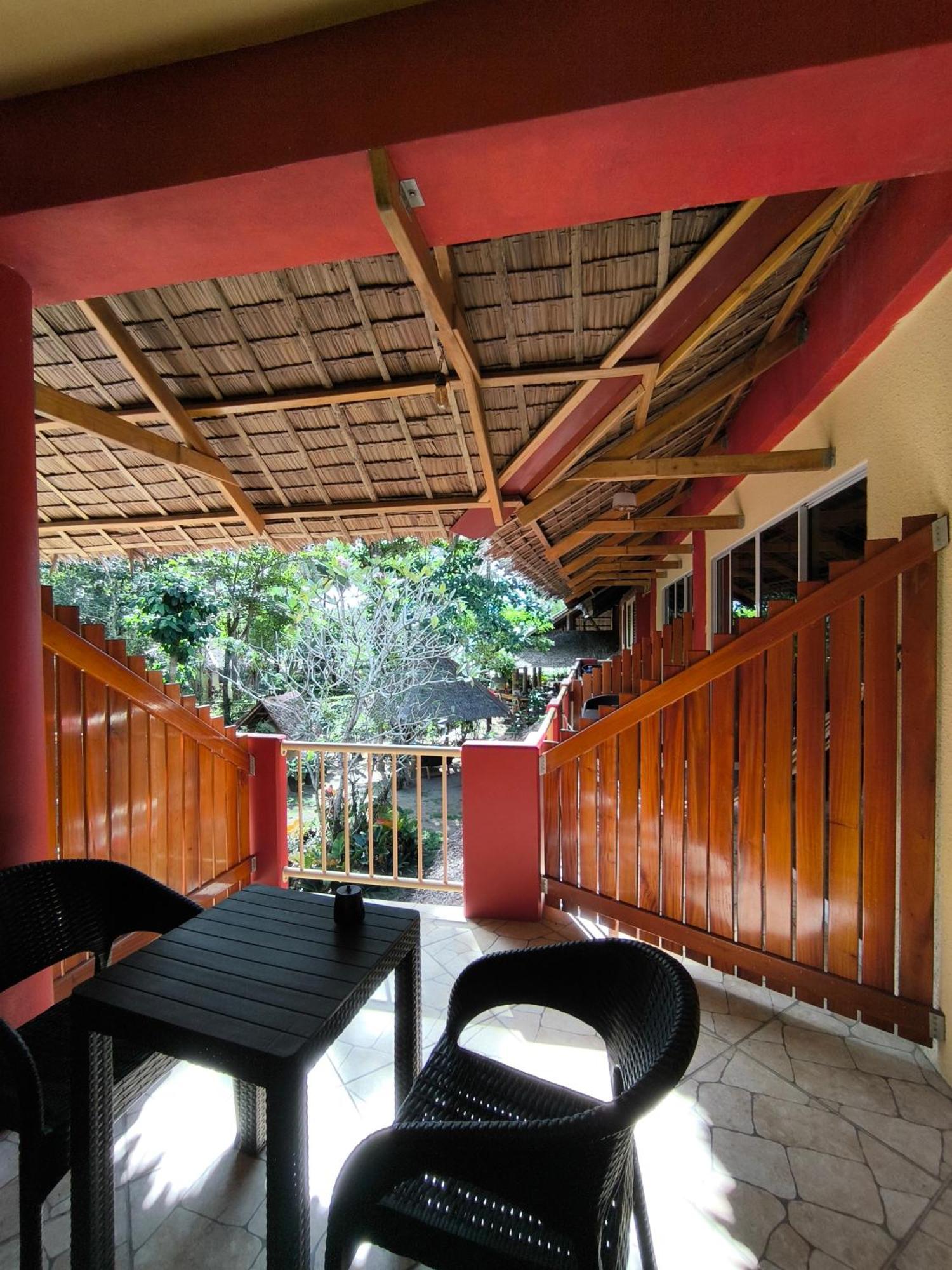 Sulu Sunset Beach Resort Nauhang Dış mekan fotoğraf